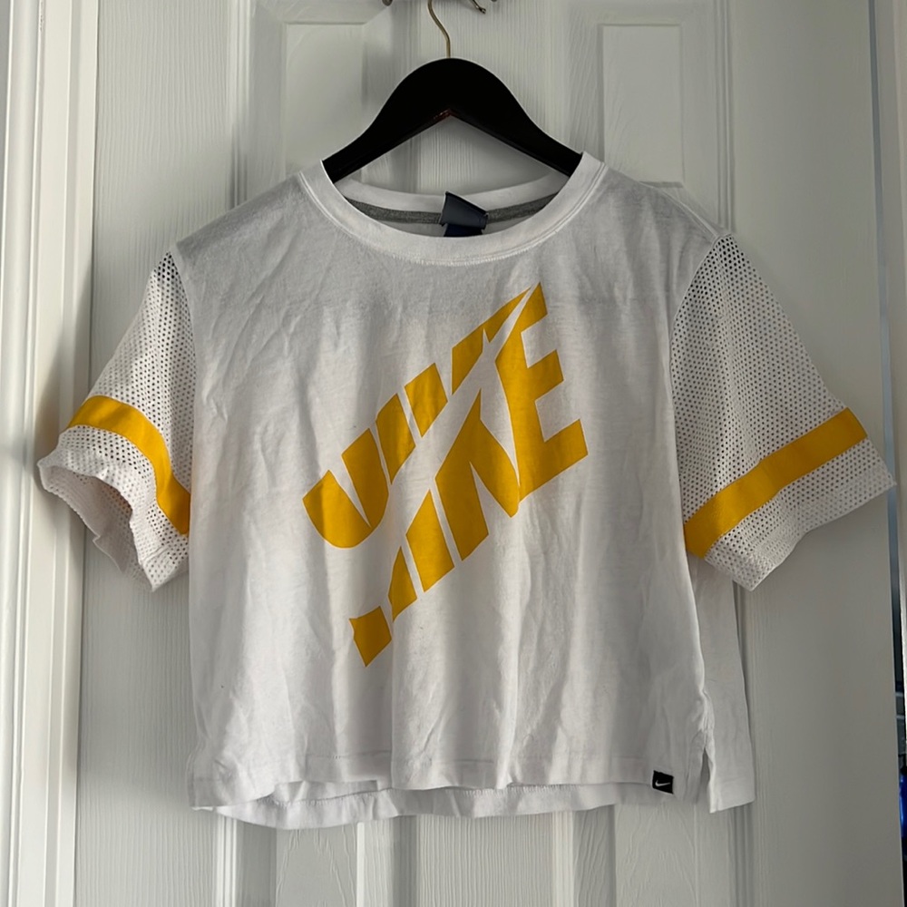 Nike | Cropped Workout Top with Mesh Sleeves - Women's M
